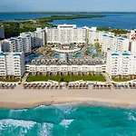 Hilton Cancun Mar Caribe All-Inclusive Resort