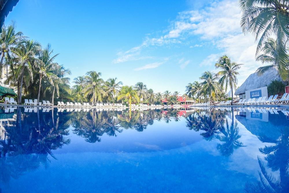 Oasis Lite Resort Cancun
