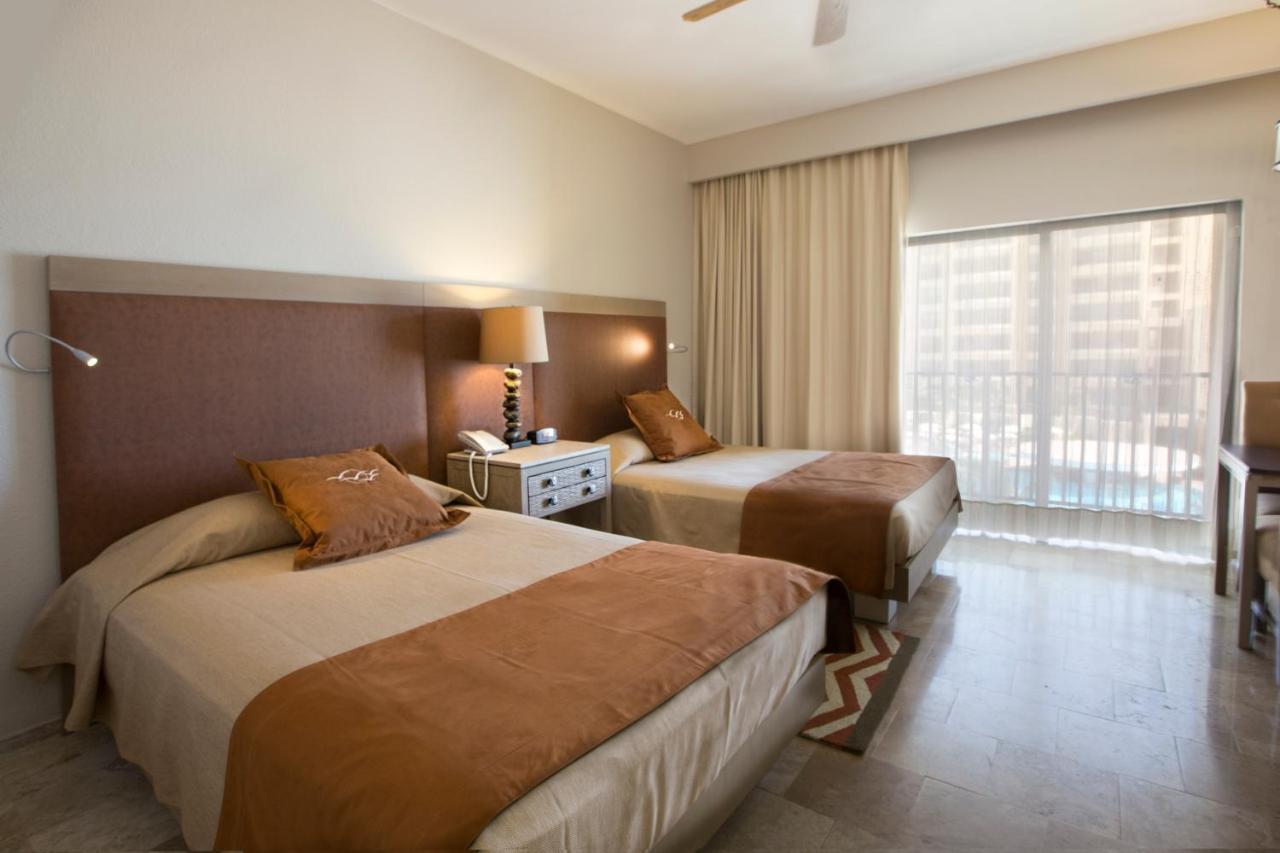 The Royal Sands & Cancun