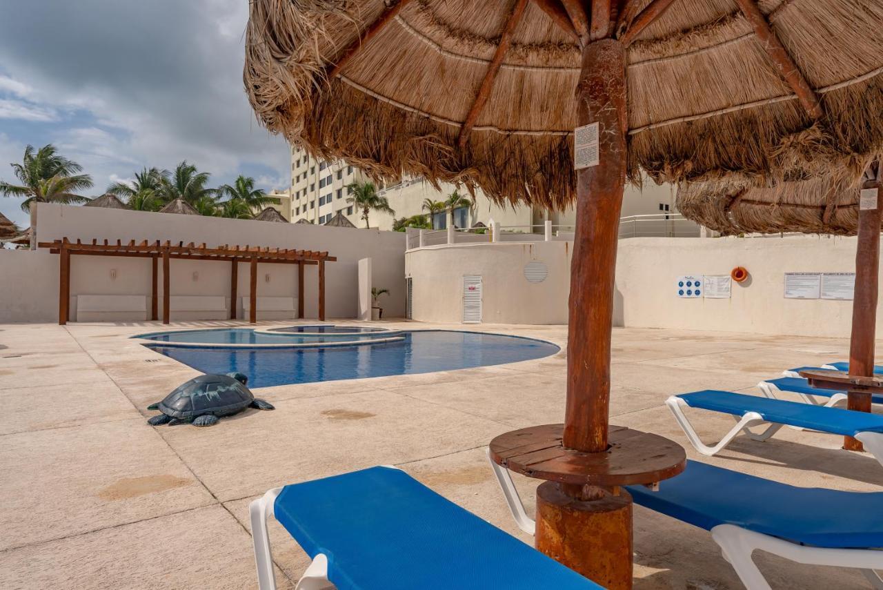 Sparkling Ocean View In Apartment Cancun