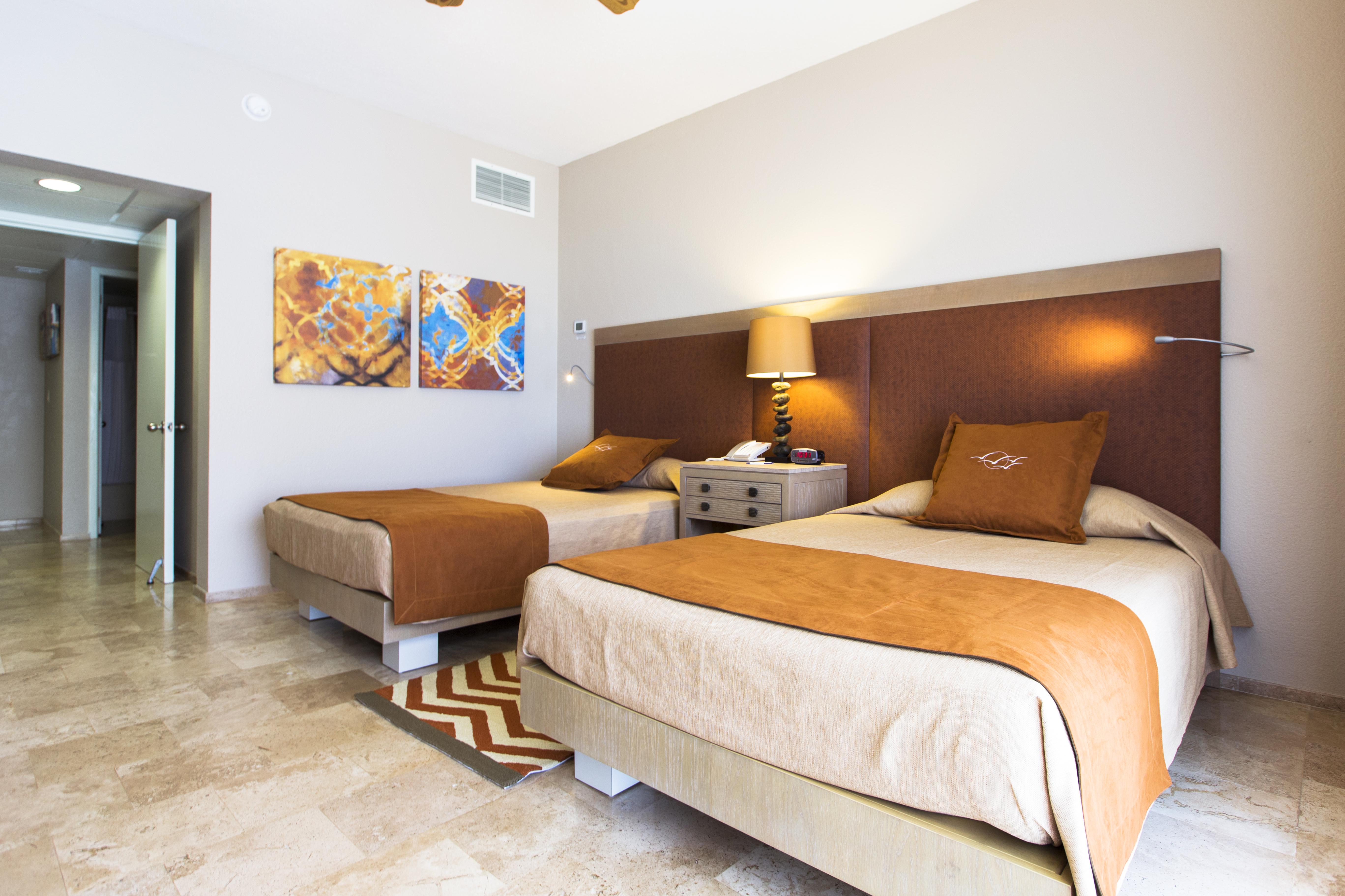 The Royal Sands & Cancun