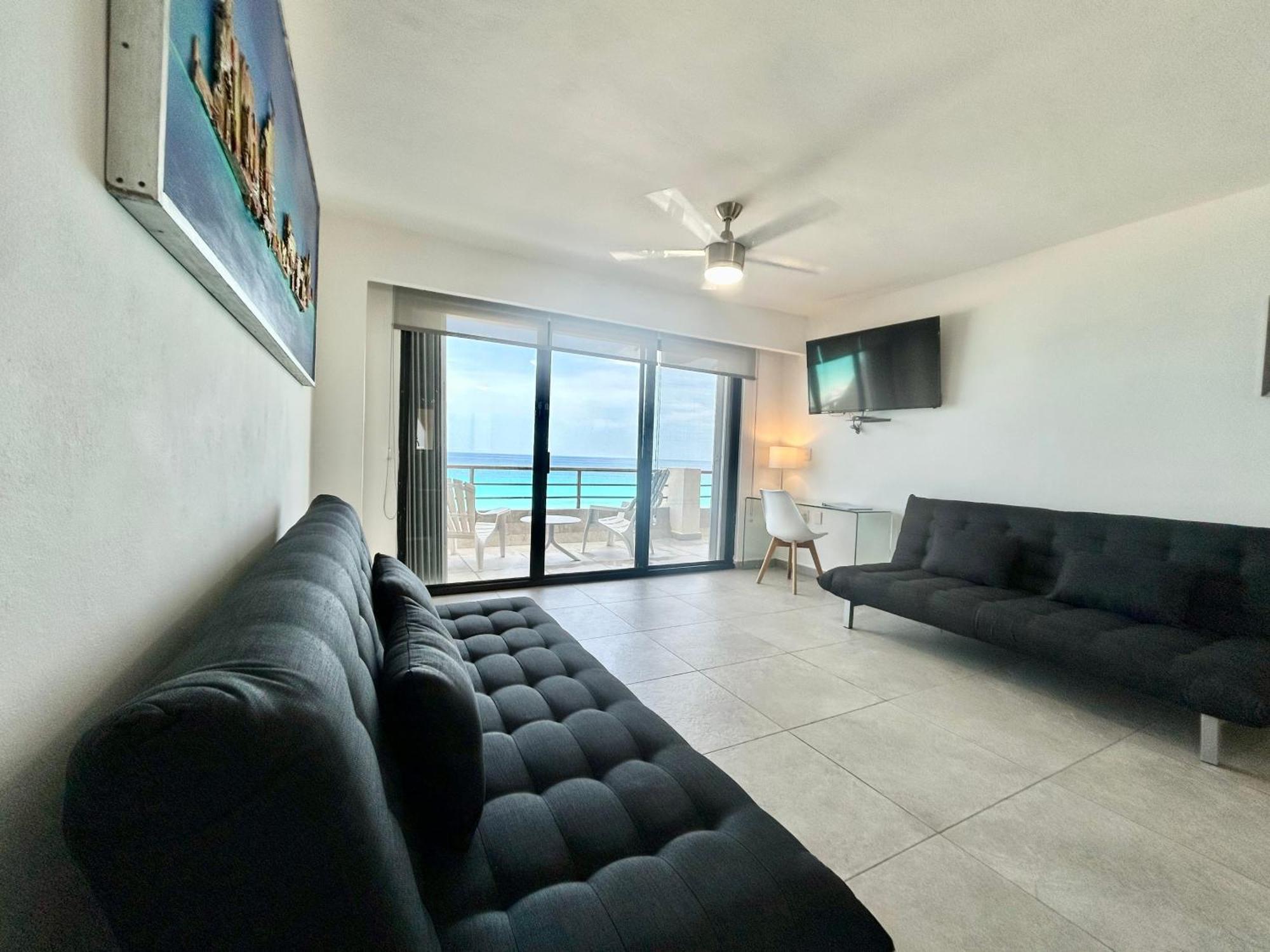 Sparkling Ocean View In Apartment Cancun