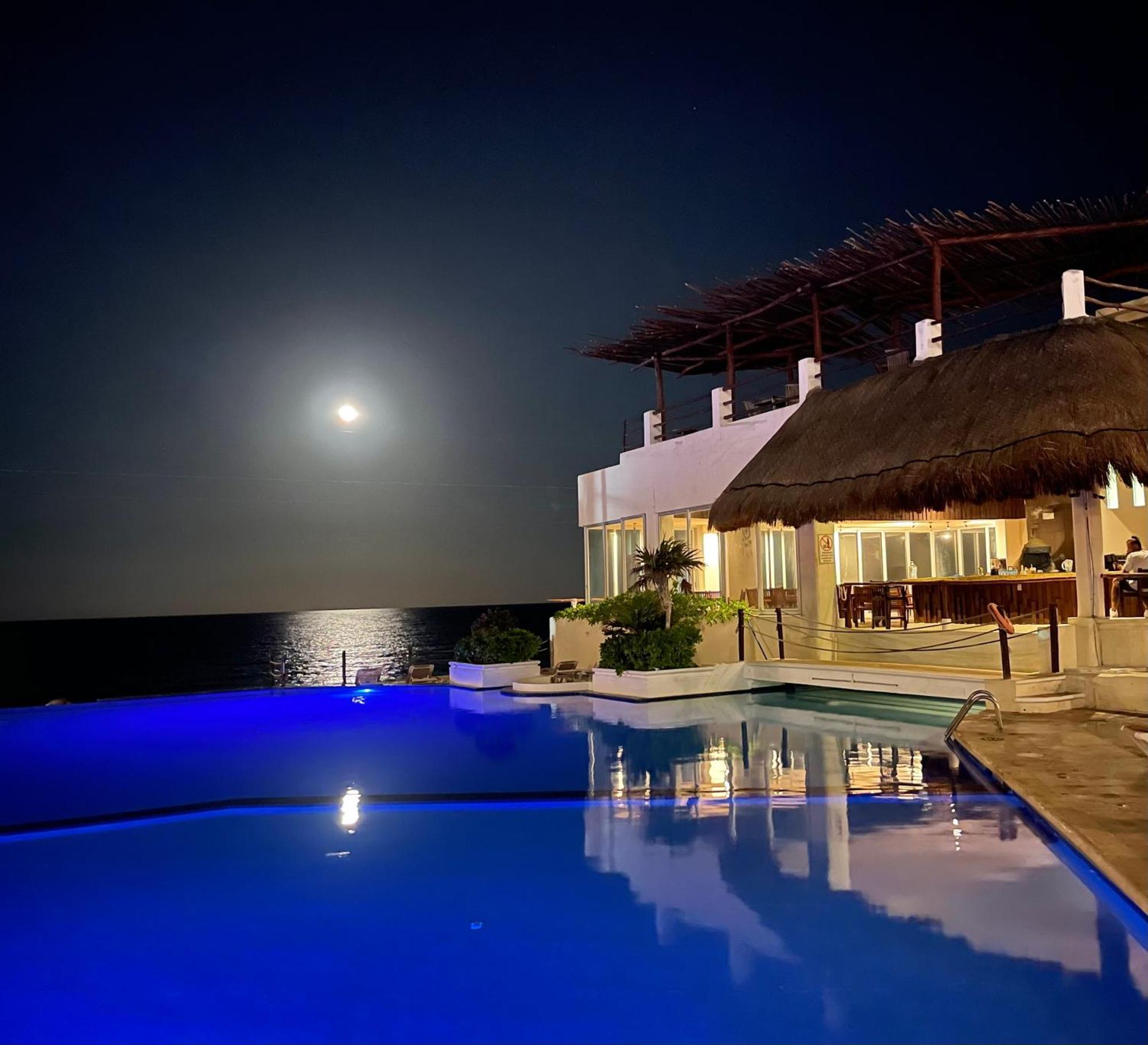 And Ocean Front Apartment *