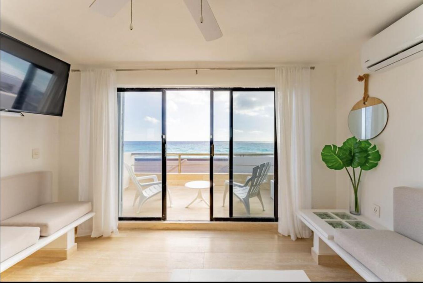 Beachfront In Zone Apartment Cancun