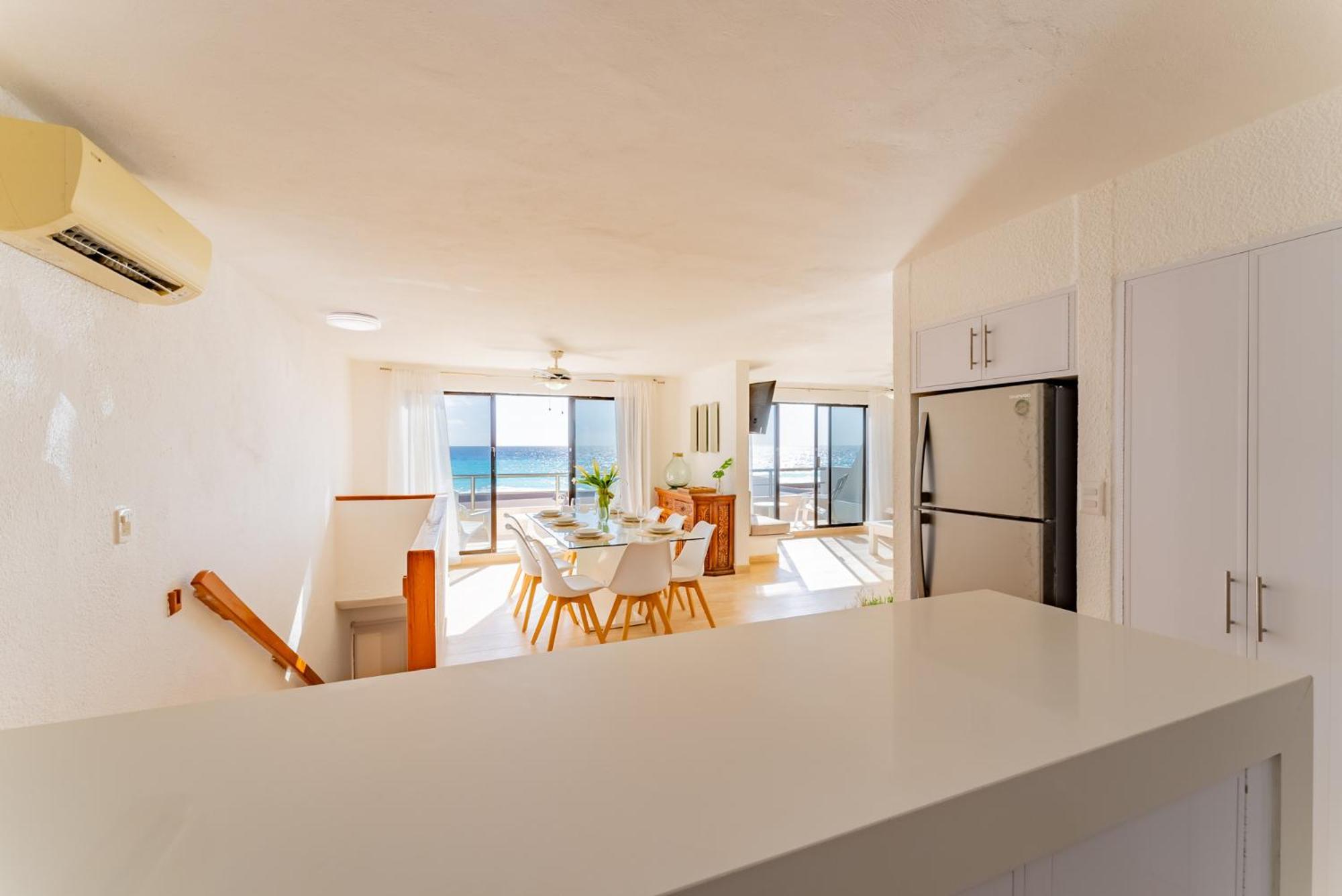 Beachfront In Zone Apartment
