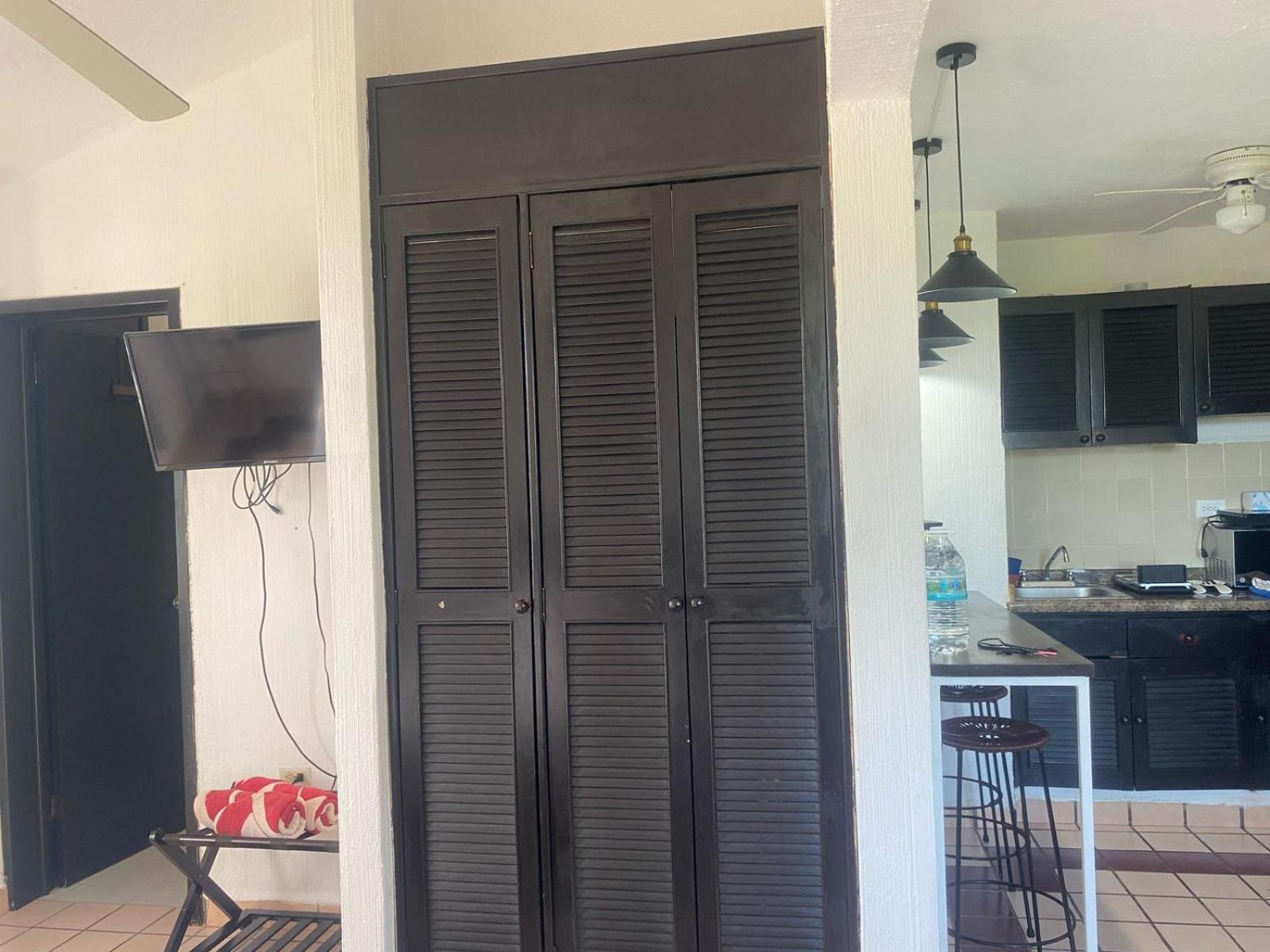 Beautiful A Few Stps To Sea Apartment