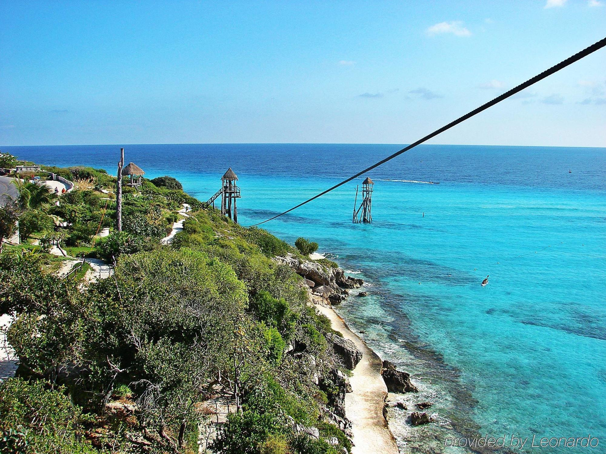 Resort Oasis Lite Cancun