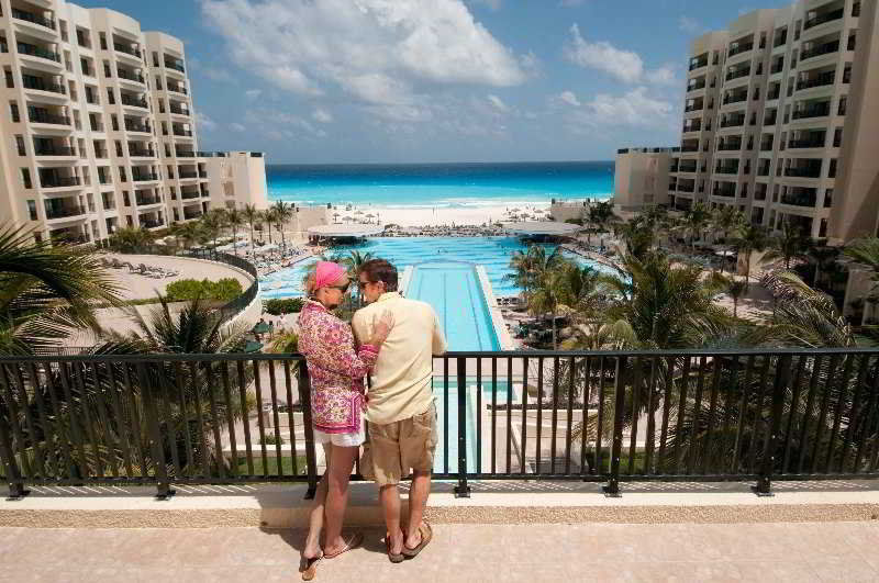 The Royal Sands & Cancun