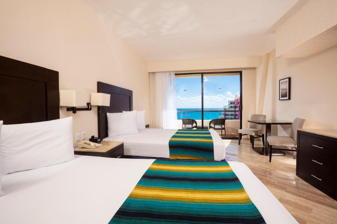 Crown Paradise Club Resort Cancún