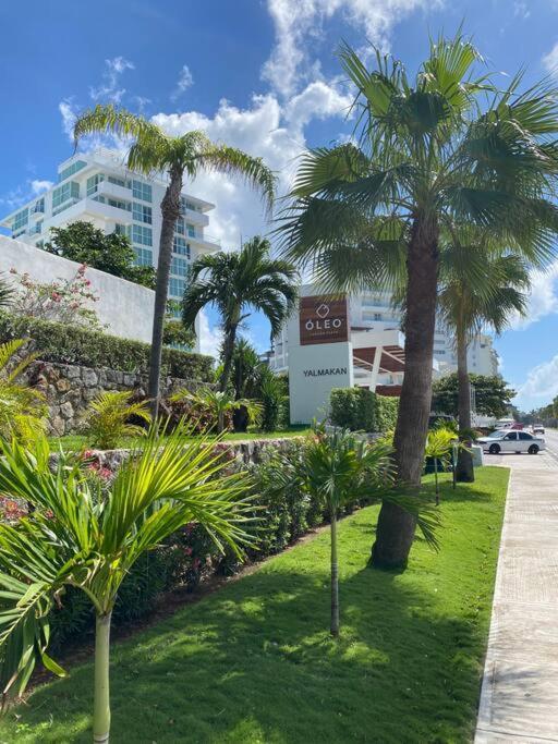 Apartment Beachfront Deluxe -best Ocean View, With Beach, Gym And Cancun