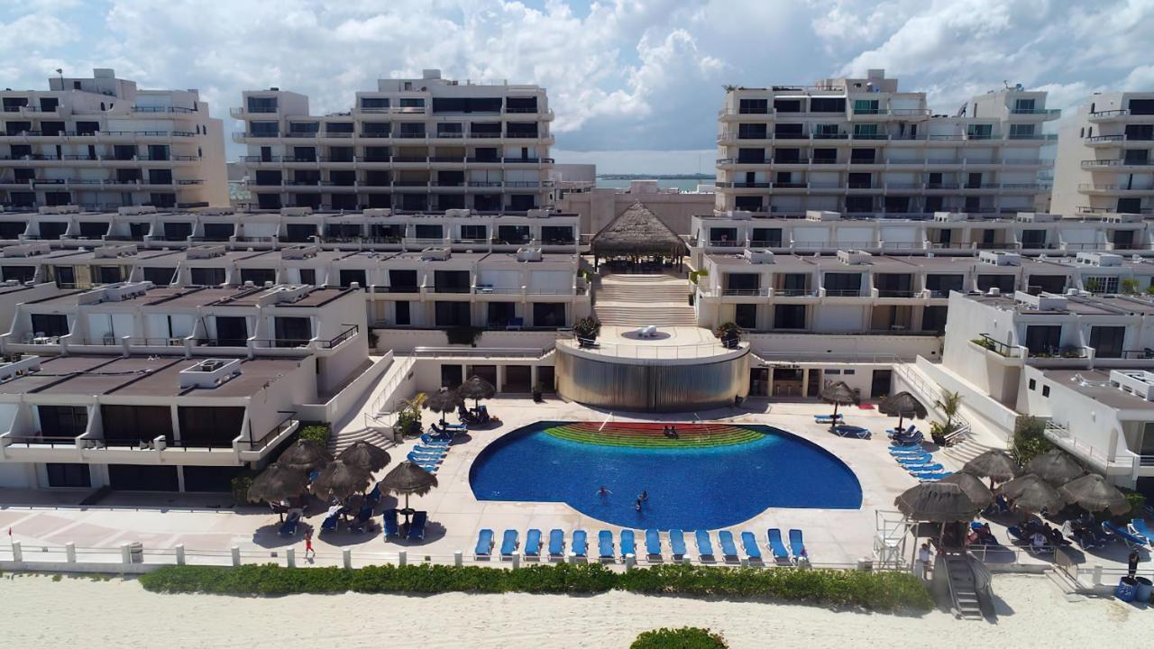 Apartment Cancun Hotel Zone, Beachfront 2 Bedroom Apartment - Prime Location *