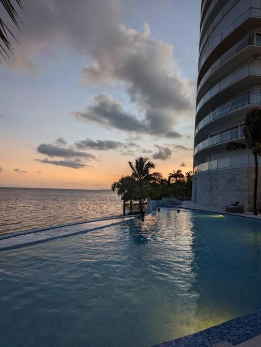 Apartment Peninsula Luxury With Ocean Front And Espectacular Views - No Pets Cancun
