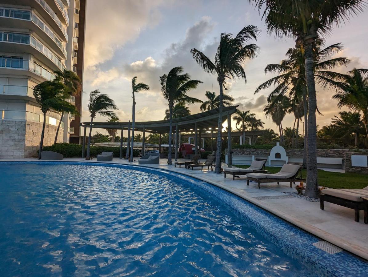 Peninsula Luxury With Ocean Front And Espectacular Views - No Pets Apartment