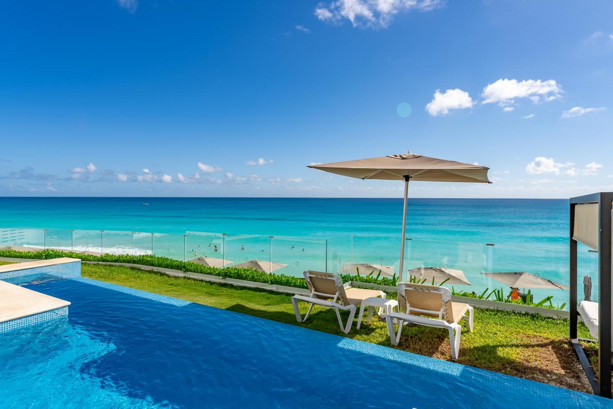 Beachfront Deluxe -best Ocean View, With Beach, Gym And * Cancun