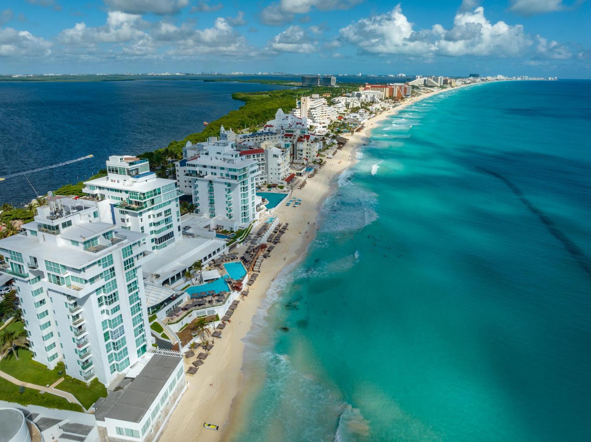 Apartment Beachfront Deluxe -best Ocean View, With Beach, Gym And