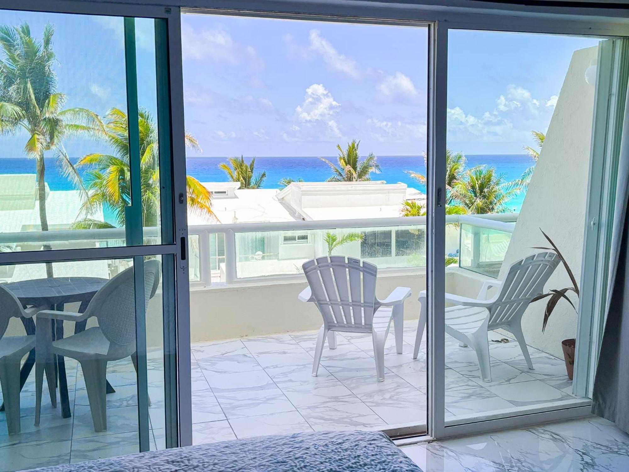 Brisas Shores Terrace, Beachfront 1 Bedroom With Pool, Zone Apartment *