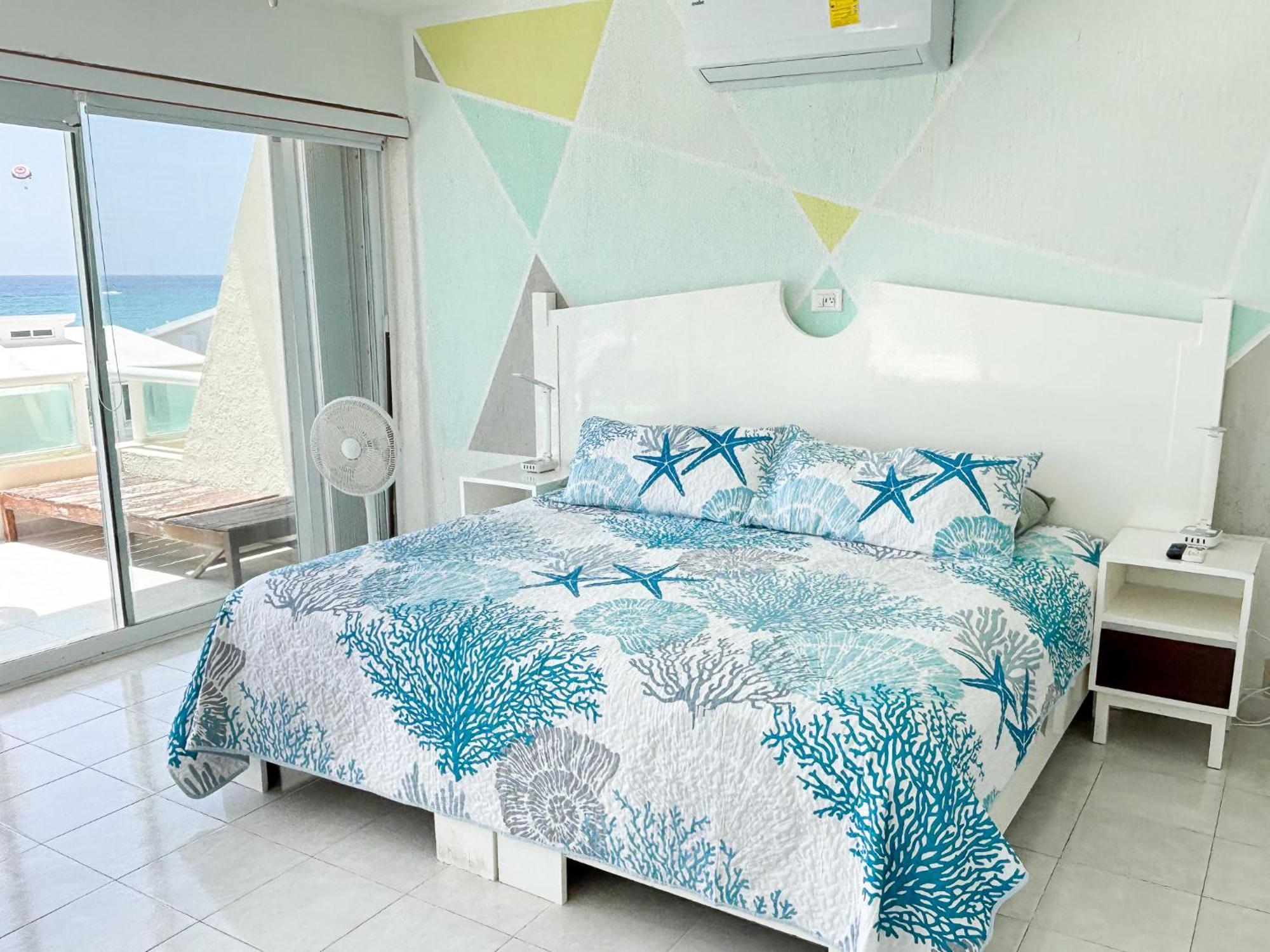 Apartment Brisas Shores Terrace, Beachfront 1 Bedroom With Pool, Zone Cancun