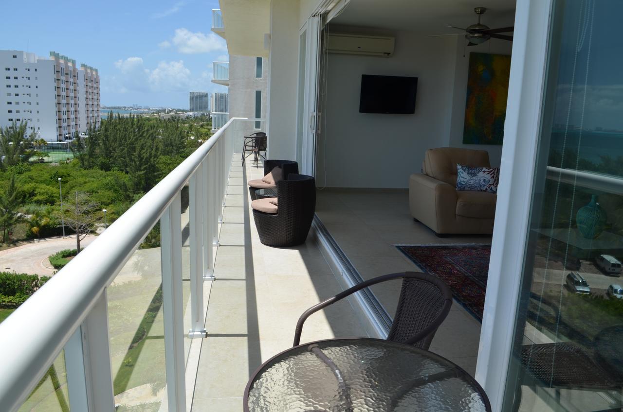 Ocean Front Amara's Condo...best Layout Views * Cancun