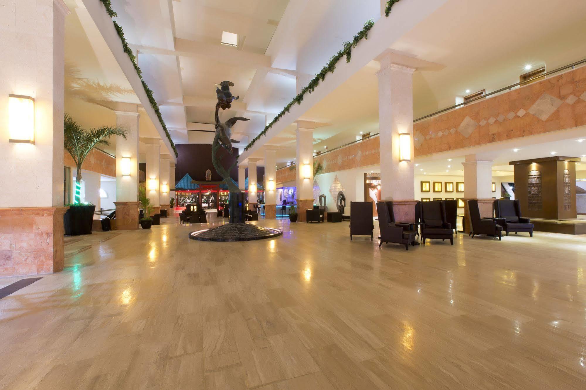 Golden Parnassus Adults Only & Hotel Cancun