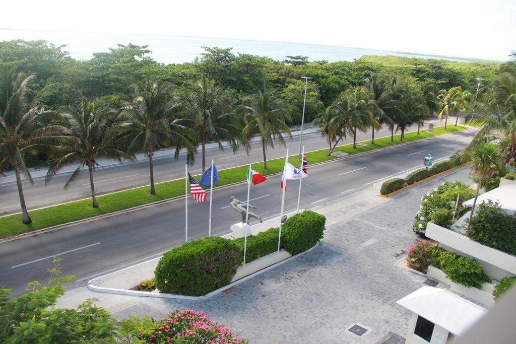 Cocoa Beach - Free Access To The Beach Apartment *