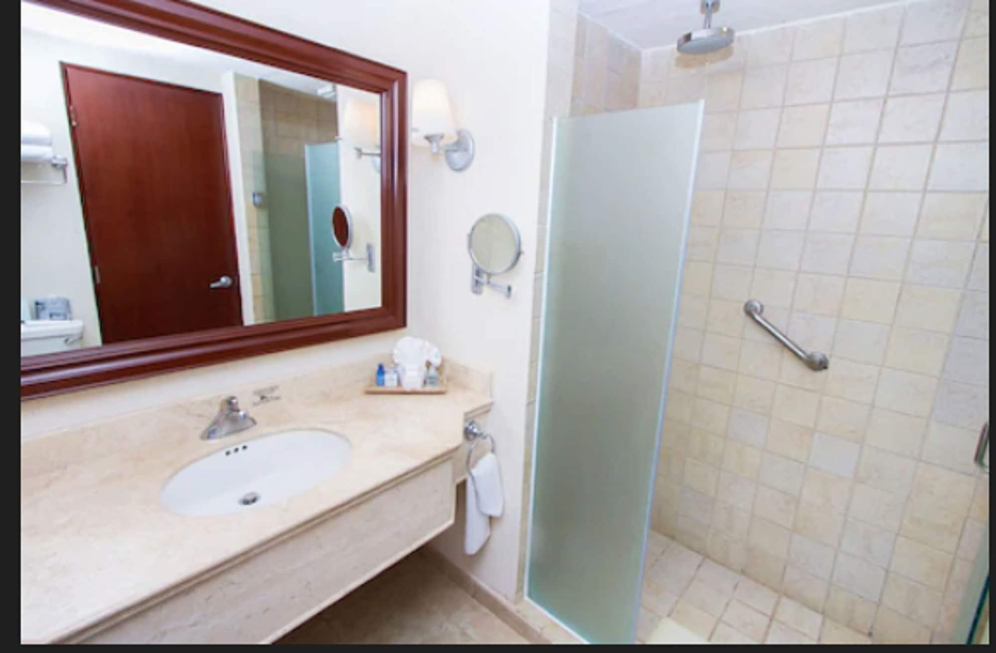 Club Gr Solaris Hotel 4*