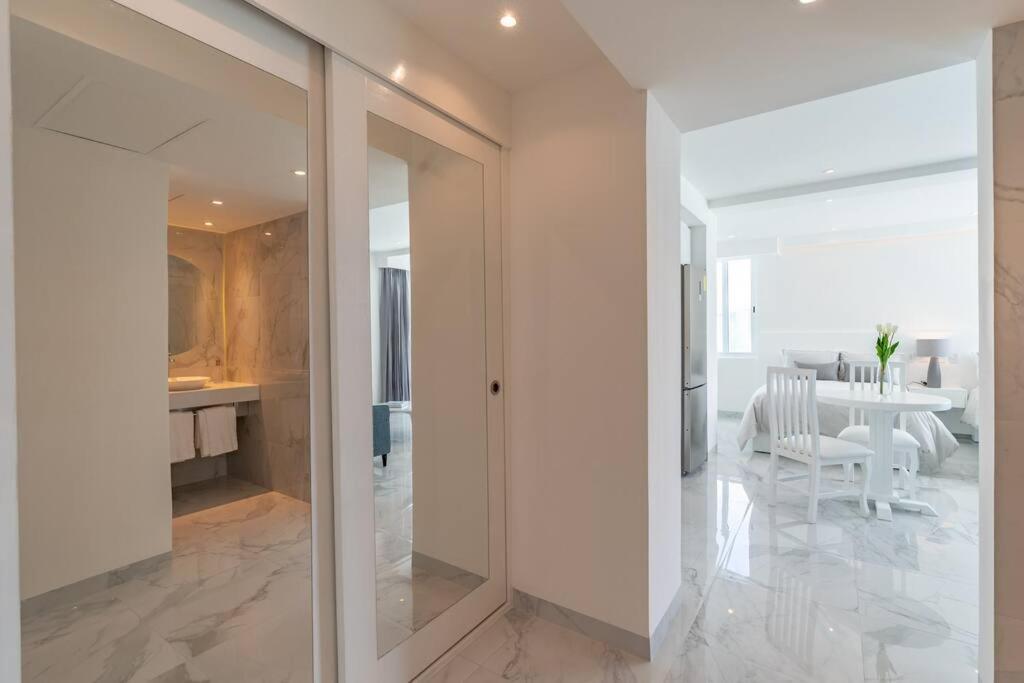 Exclusive On The Beach, Minimalist, Gym, Pool, Jacuzzi, Balcony Cancun