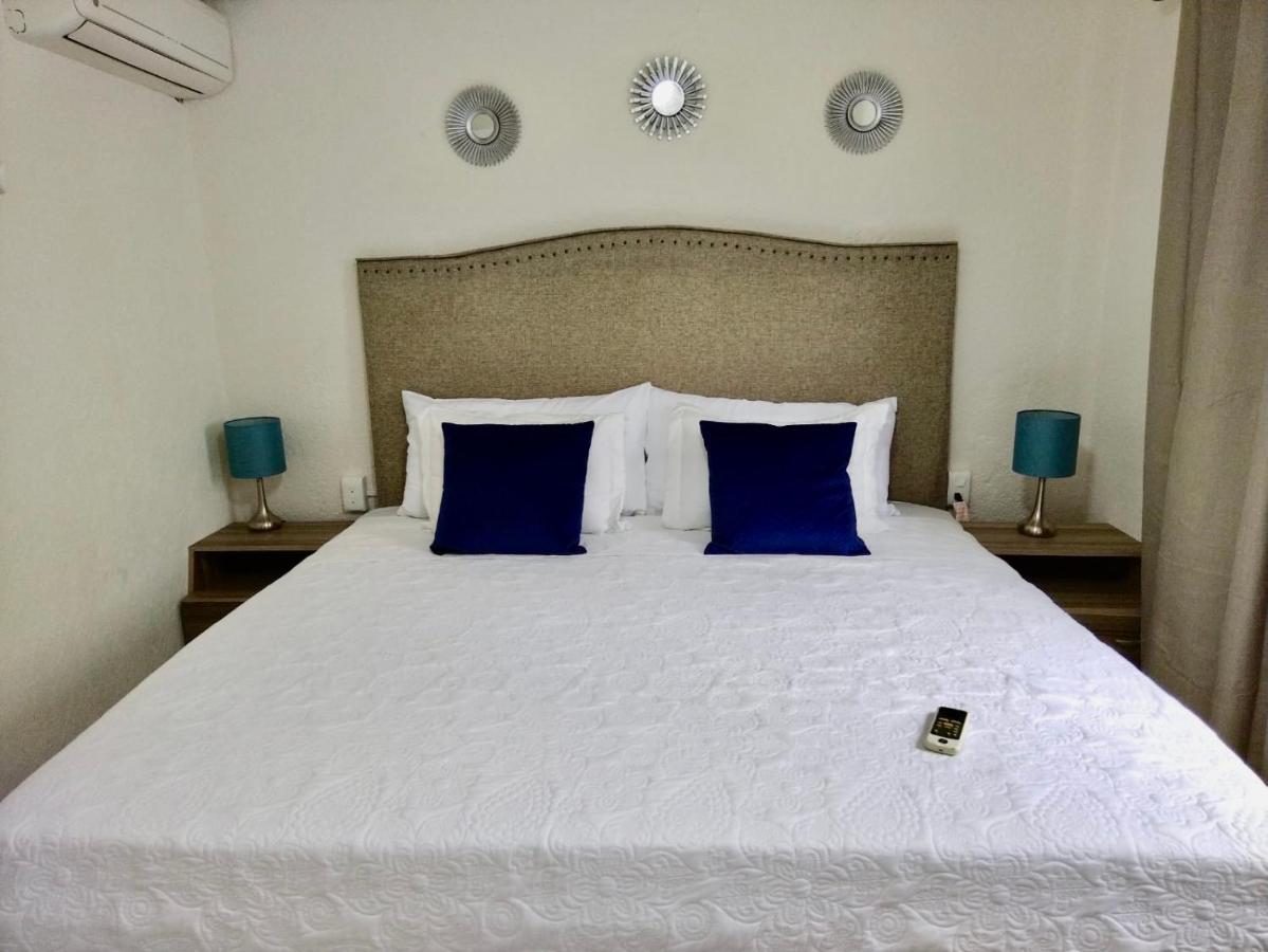 Cancun Hotel Zone, Beachfront 2 Bedroom Apartment - Prime Location Apartment Cancun