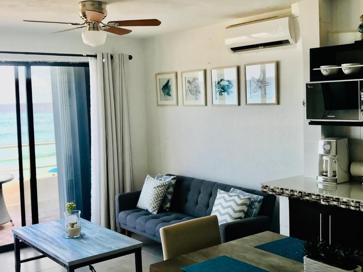 Cancun Hotel Zone, Beachfront 2 Bedroom Apartment - Prime Location Apartment