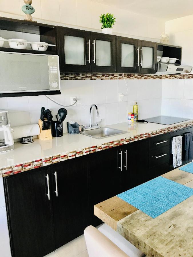 Cancun Hotel Zone, Beachfront 2 Bedroom Apartment - Prime Location *