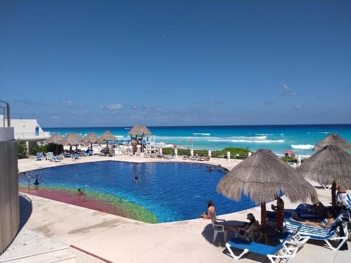 Apartment Cancun Hotel Zone, Beachfront 2 Bedroom Apartment - Prime Location Cancun