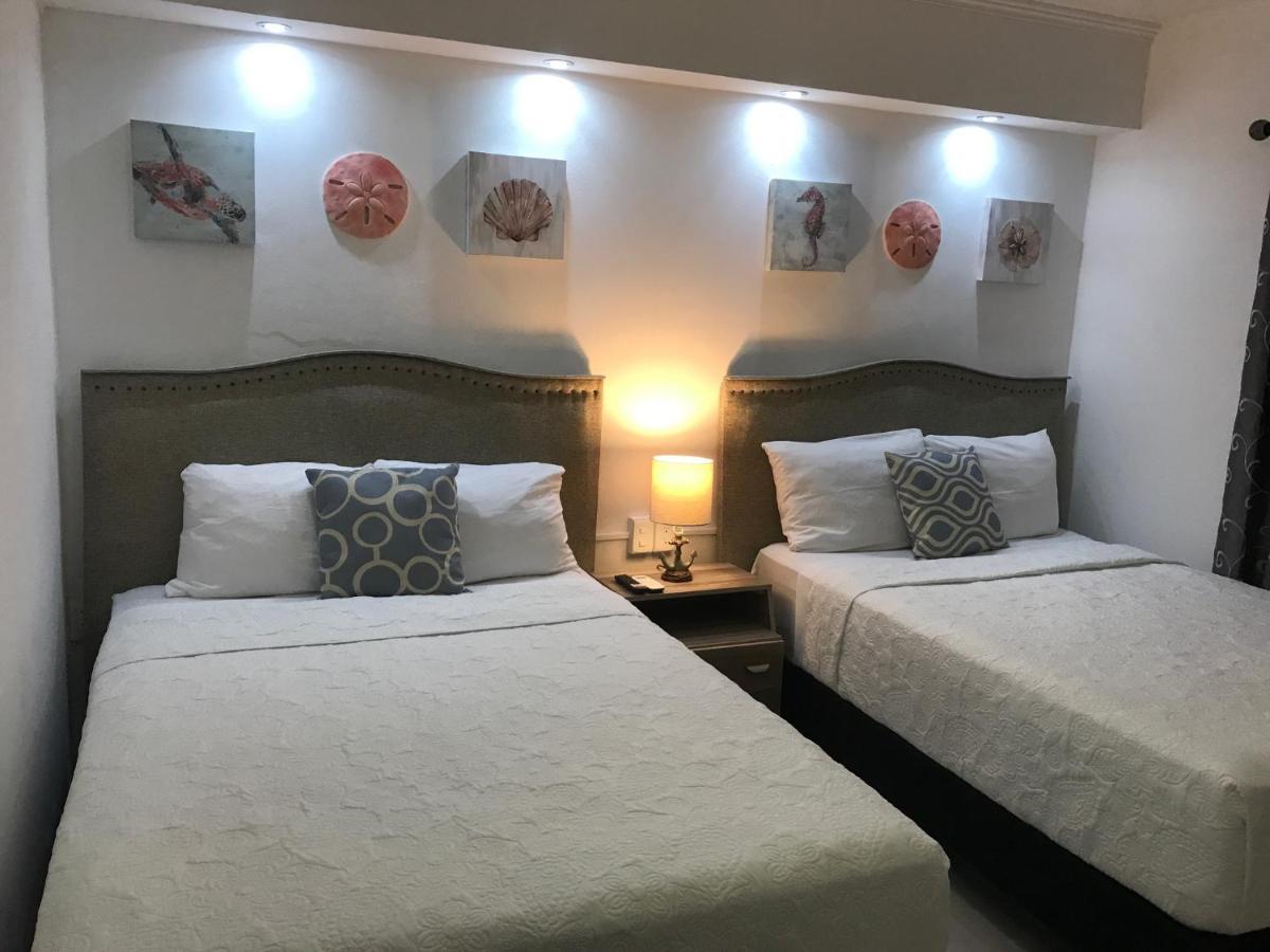 Cancun Hotel Zone, Beachfront 2 Bedroom Apartment - Prime Location * Cancun