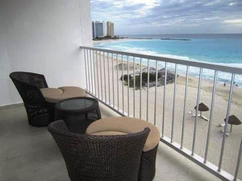 Apartment Beachfront Studio Carisa Y Palma Cancun