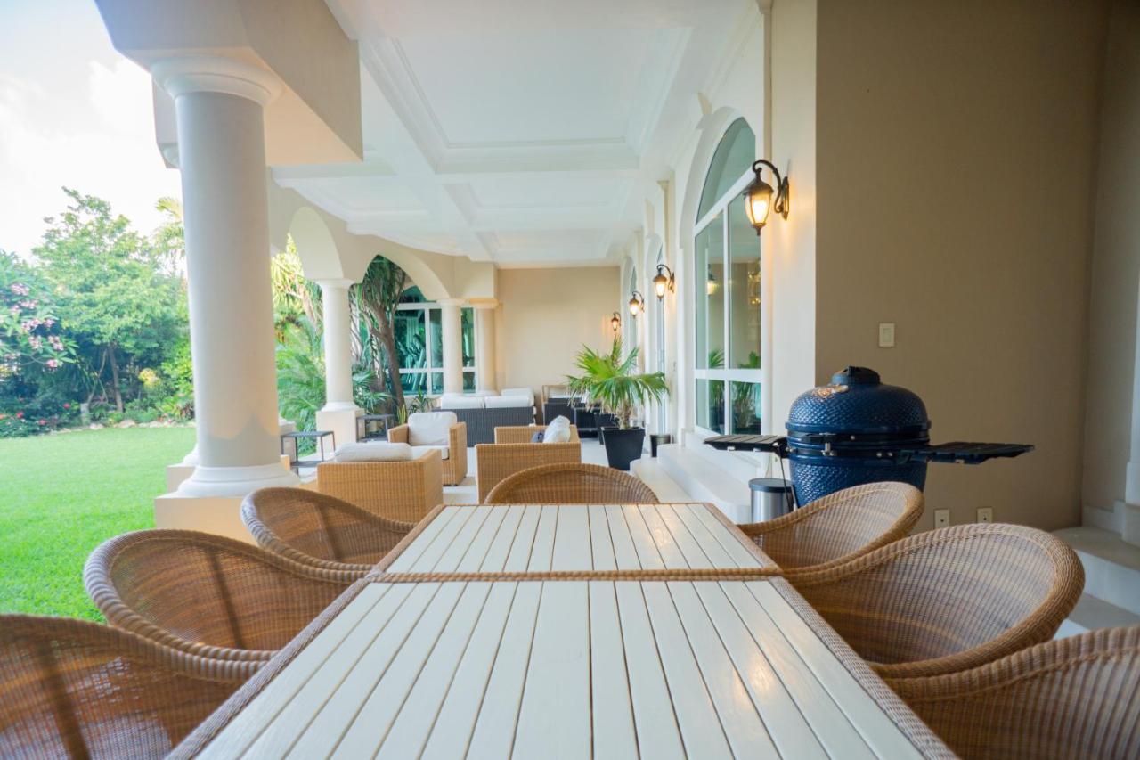 Exclusive Beachfront Luxury Villa, Private Gym, Personalized 5 Star-service, Direct Access Villa Cancun