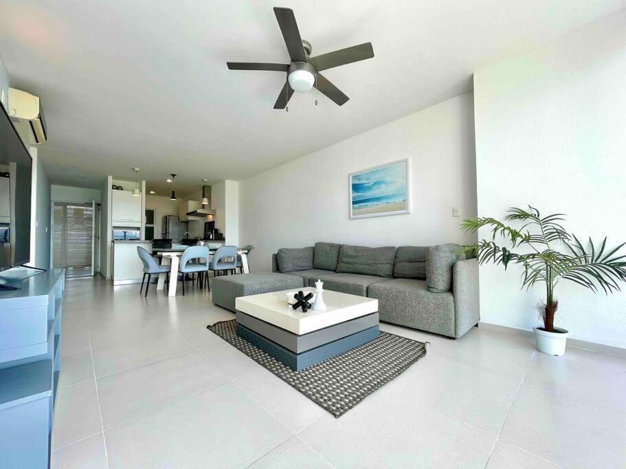 Apartment Seacost Beachfront 2bdr With Pool By Casa Paraiso