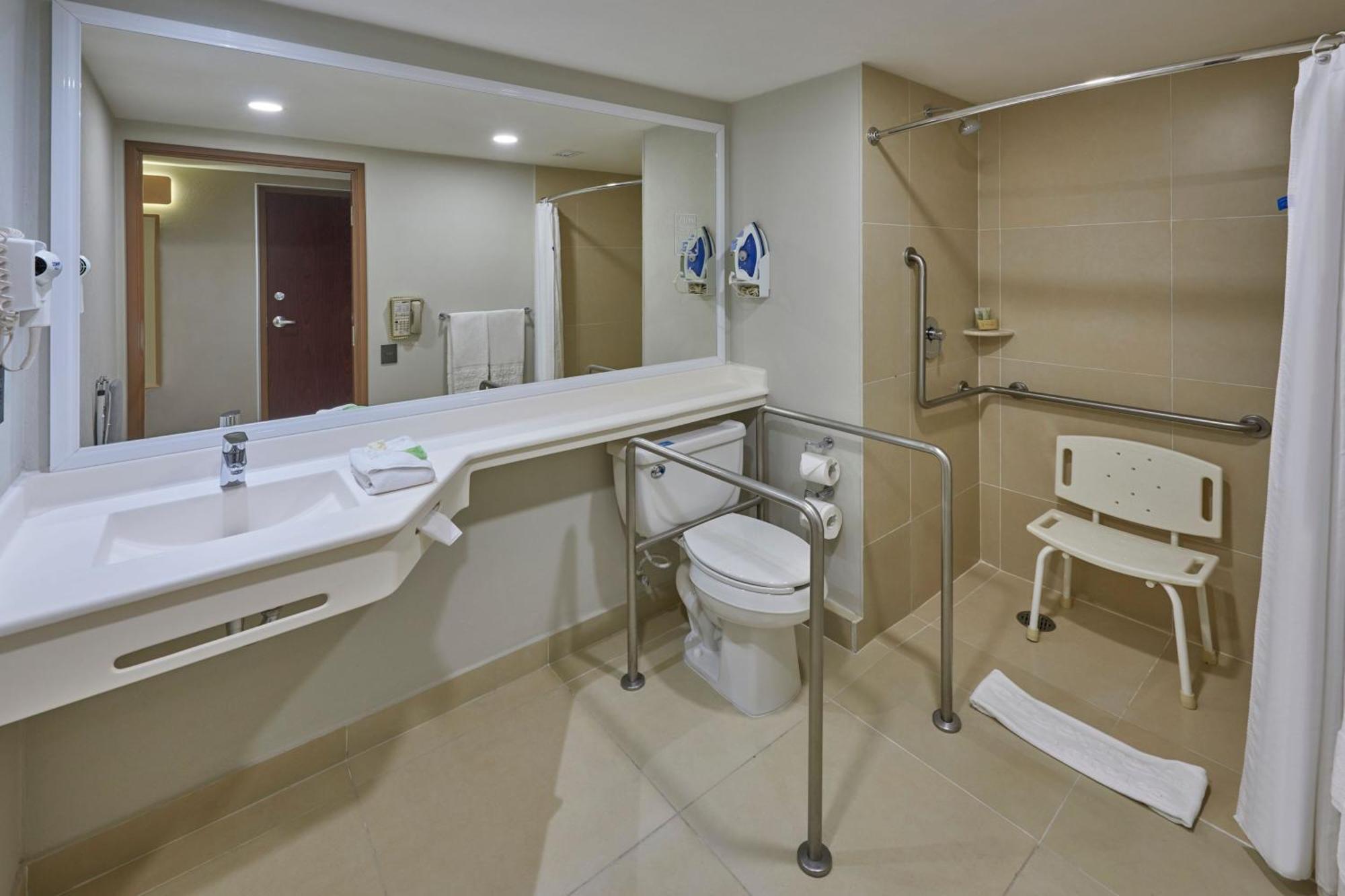 Hotel Express By Marriott Cancun