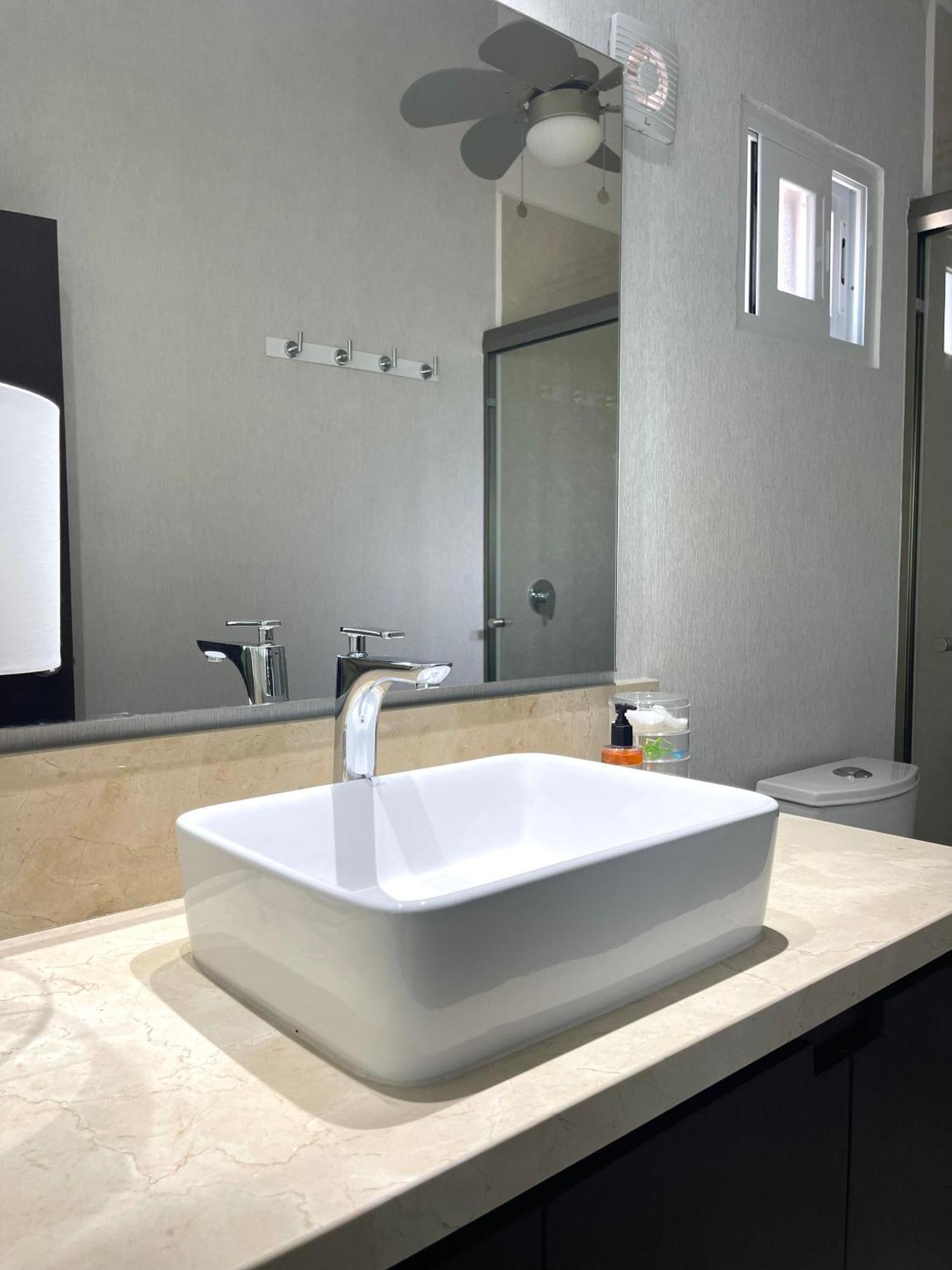 Exclusive Beachfront Luxury Villa, Private Gym, Personalized 5 Star-service, Direct Access Villa Cancun