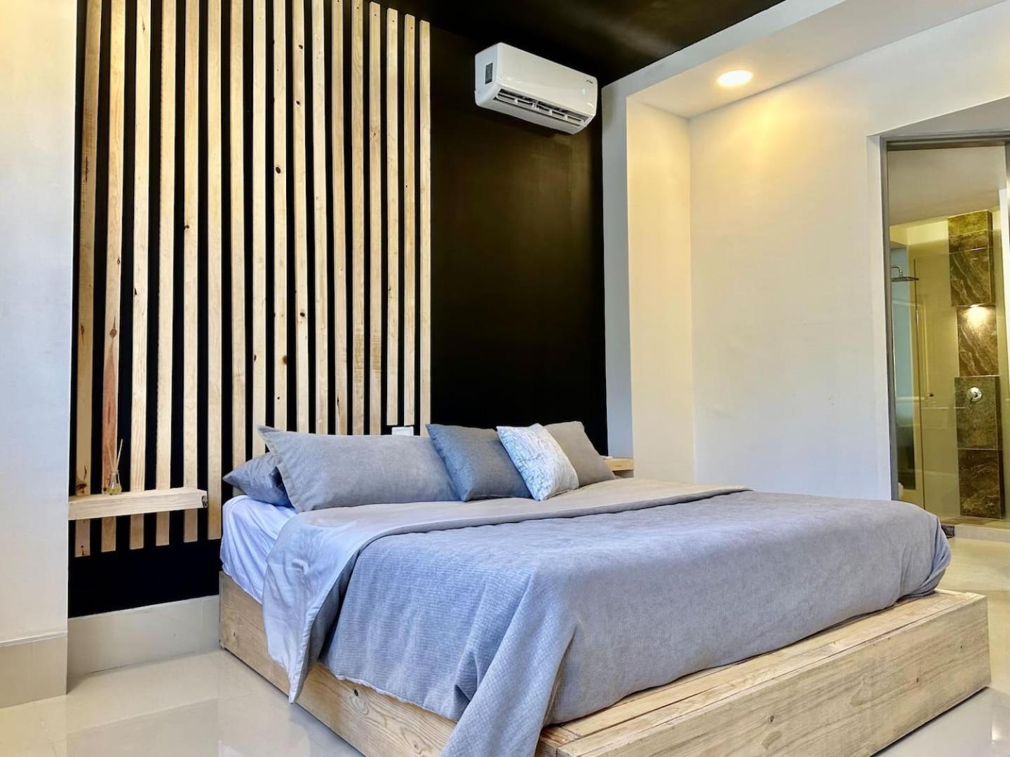 Zone Oceanside 2 Bedroom 2 Bath Apartment *