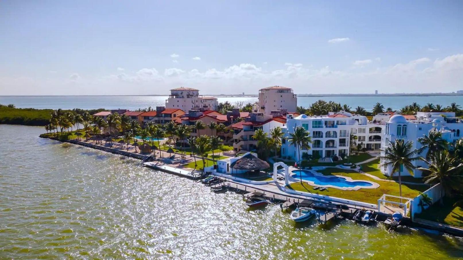 Apartment Zone Oceanside 2 Bedroom 2 Bath *