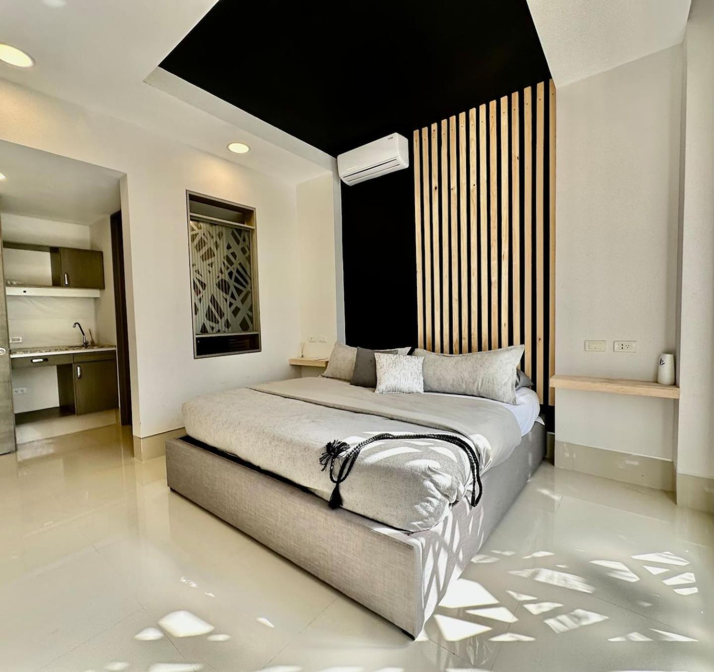 Zone Oceanside 2 Bedroom 2 Bath Apartment *