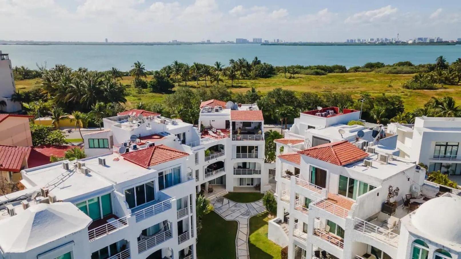 Zone Oceanside 2 Bedroom 2 Bath Apartment