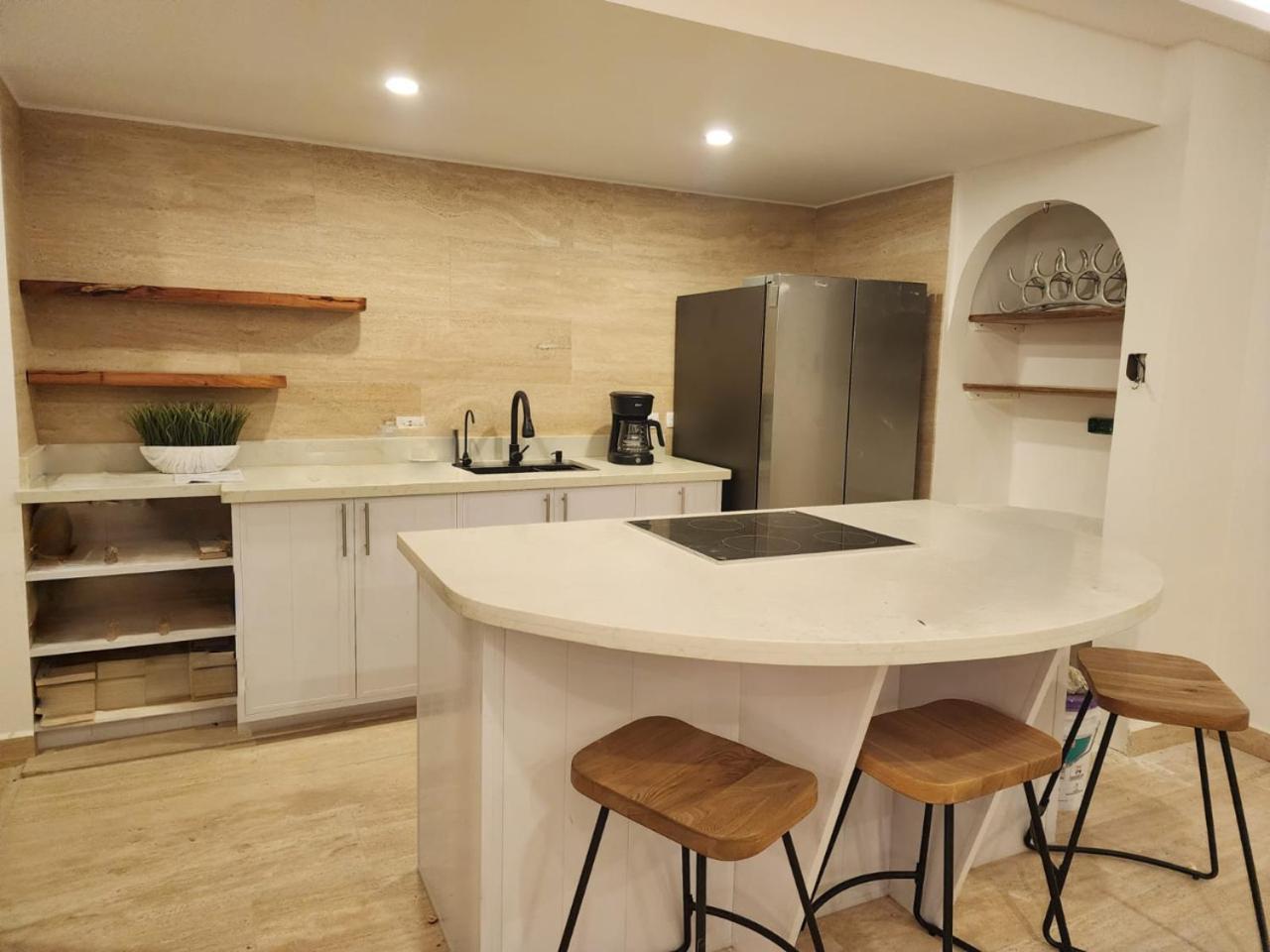 Oceanfront Paradise In Zone Apartment Cancun