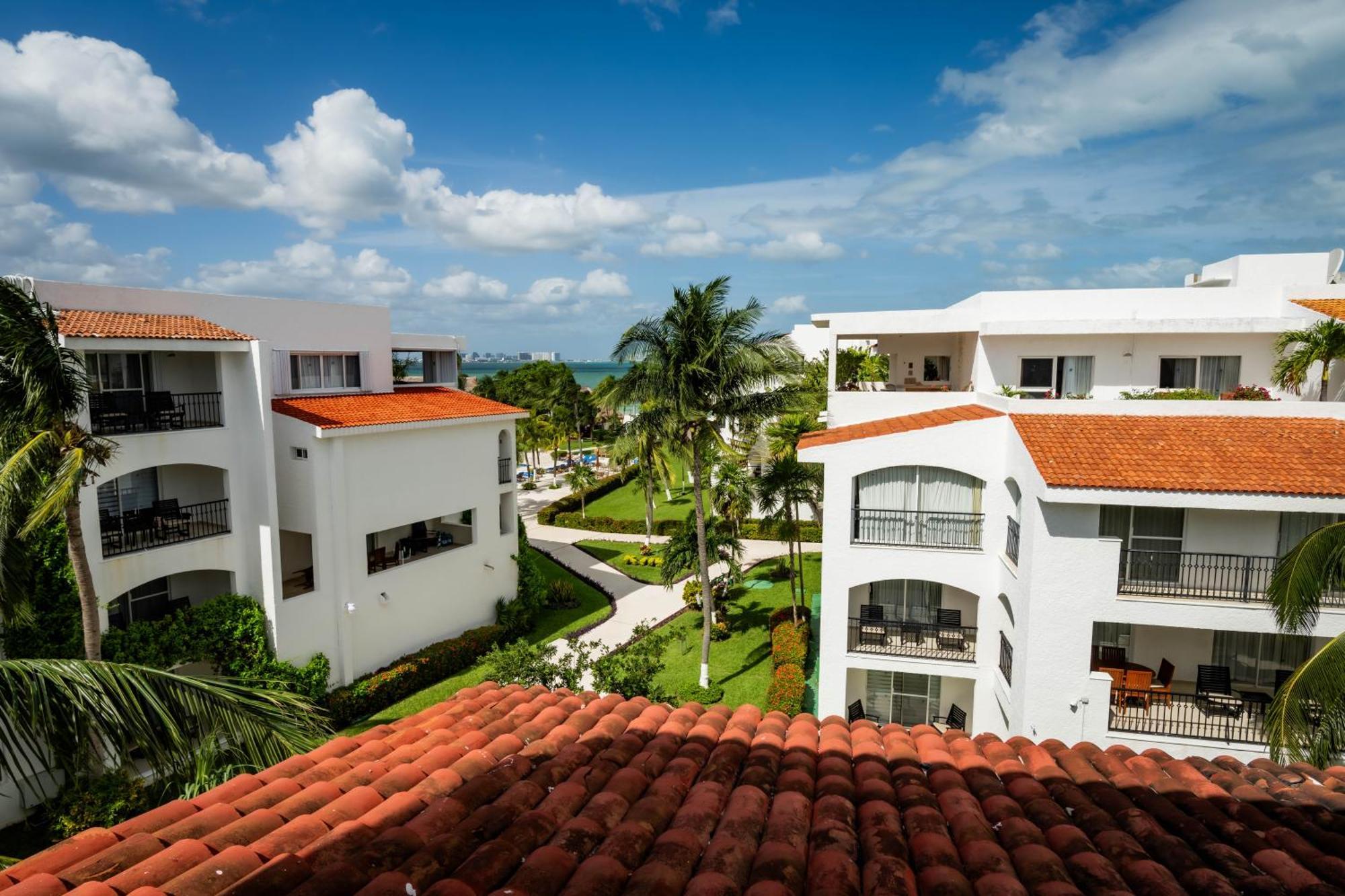 Aparthotel Oceanfront In Complex Cancun
