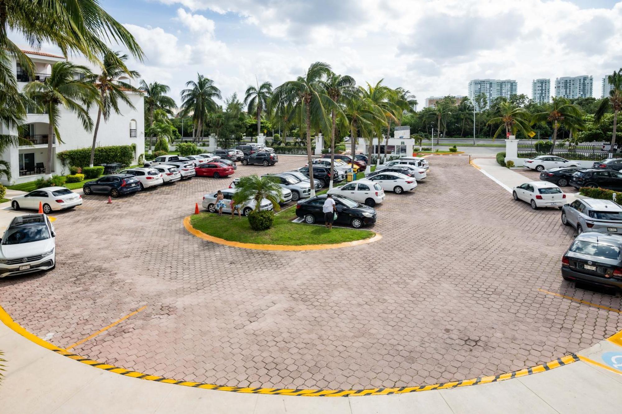 Oceanfront In Complex Aparthotel *