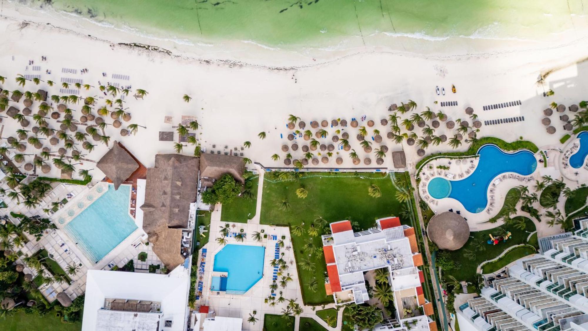 Oceanfront In Complex * Cancun