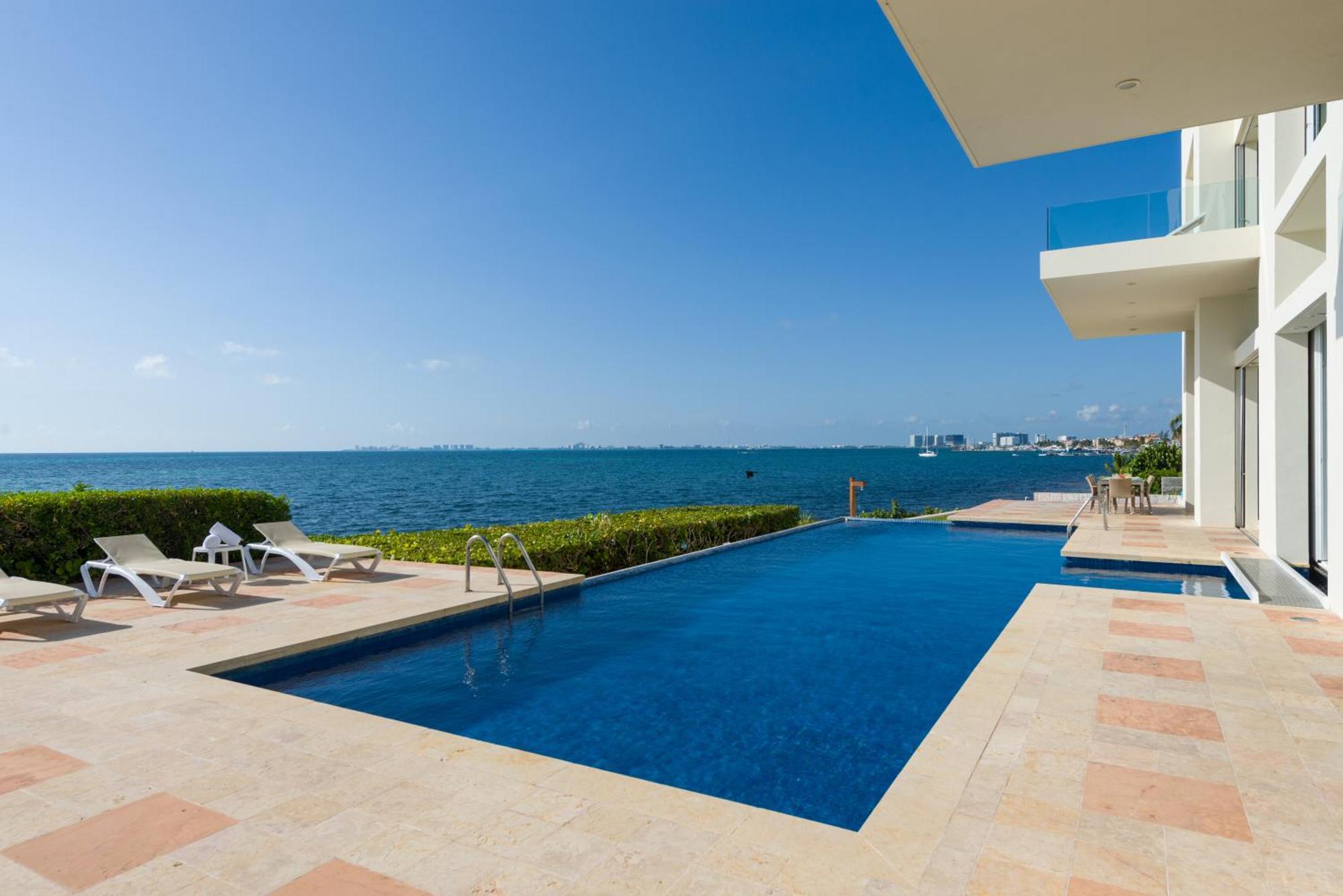 Punta Sam - Beachfront Luxury * Cancun