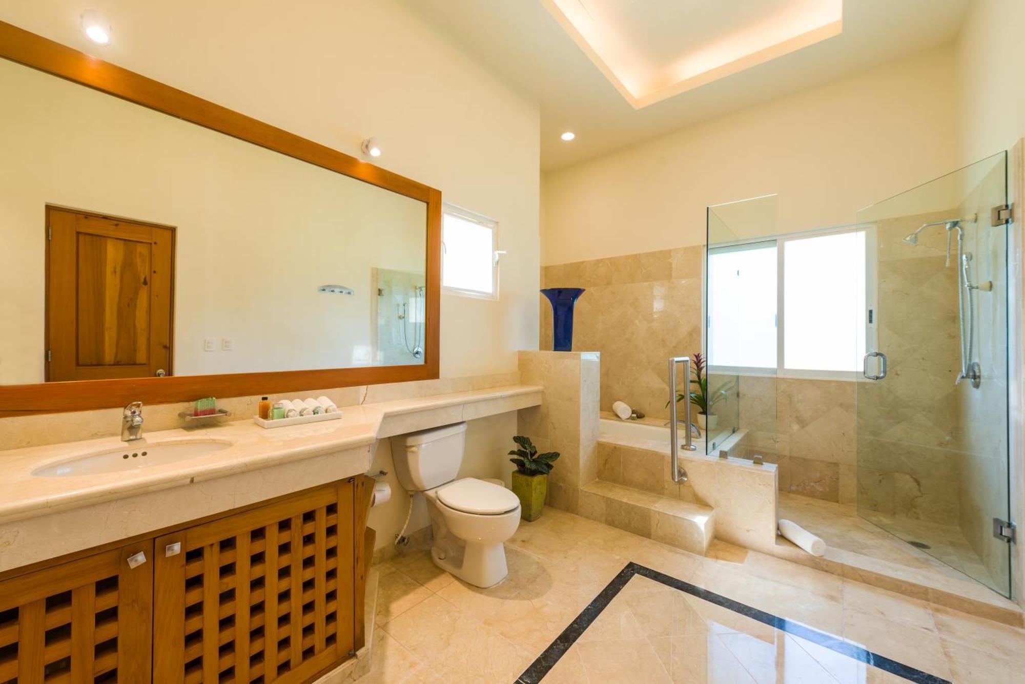 Punta Sam - Beachfront Luxury Villa Cancun