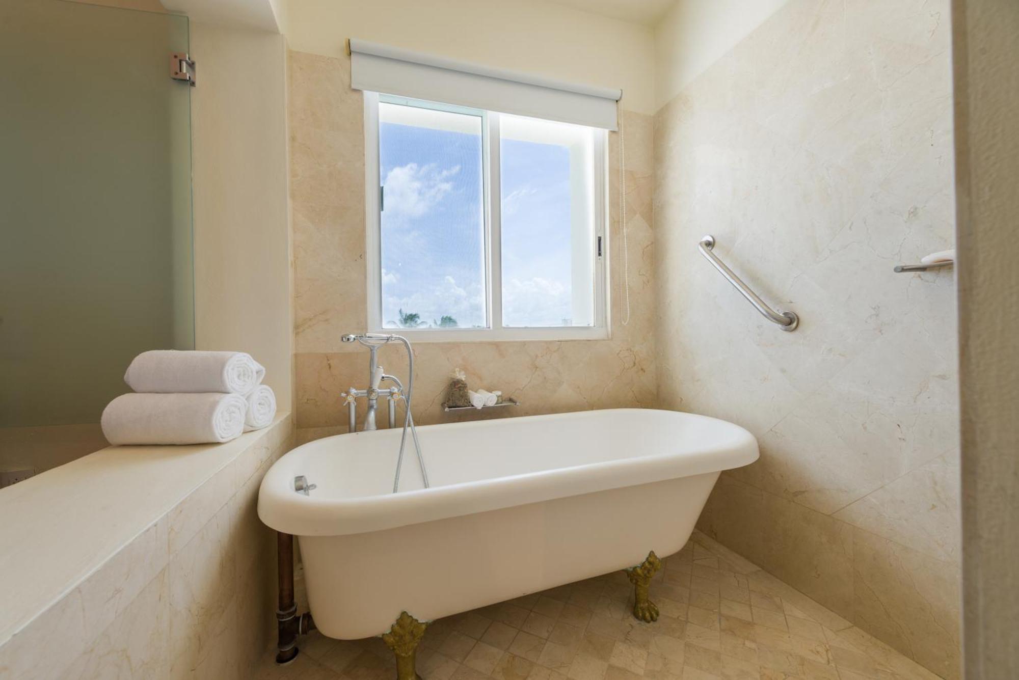 Punta Sam - Beachfront Luxury Cancun