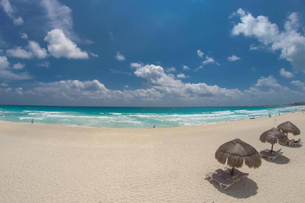 Breez Apartment Cancun