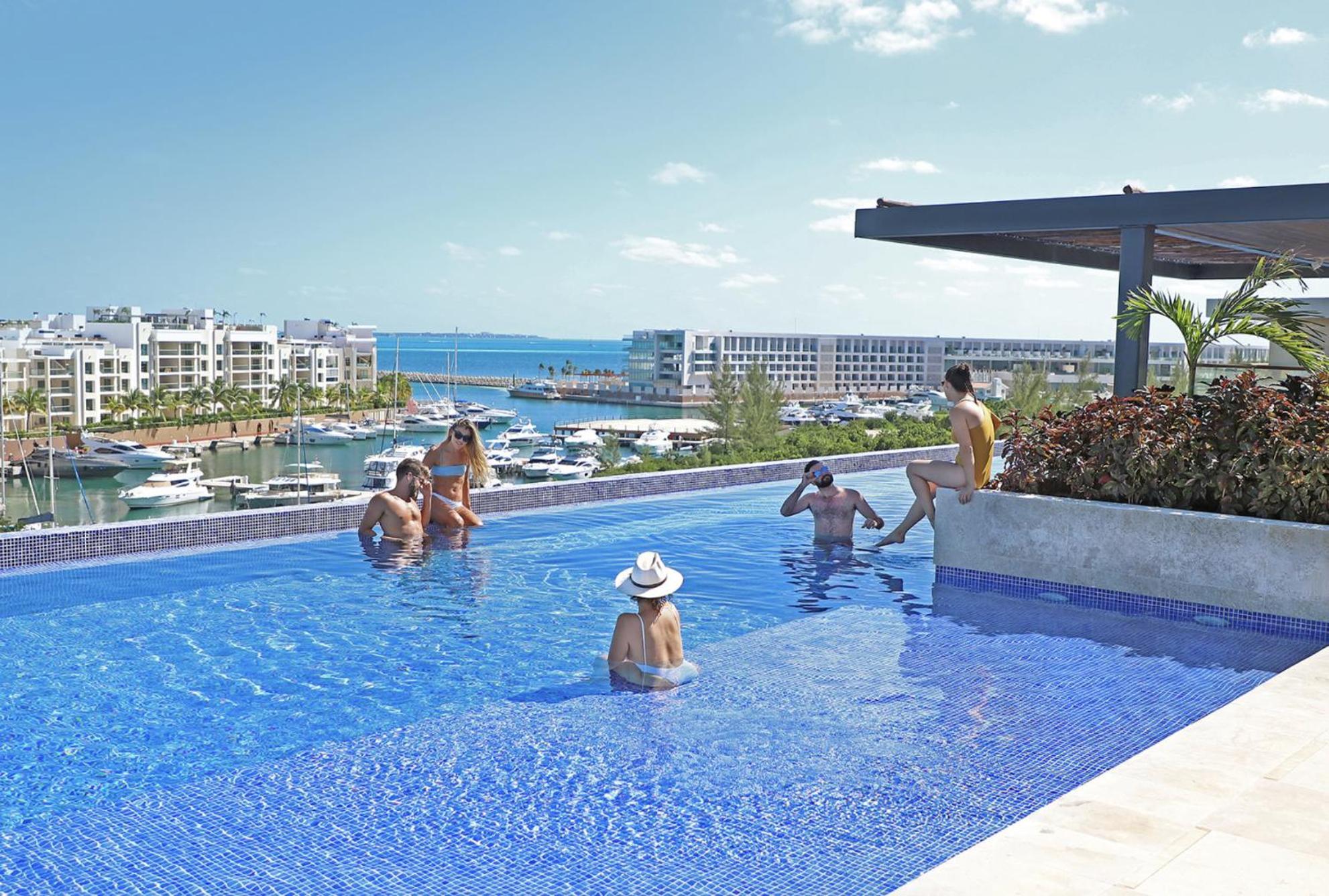 Beautiful Penthouse By The Cancun