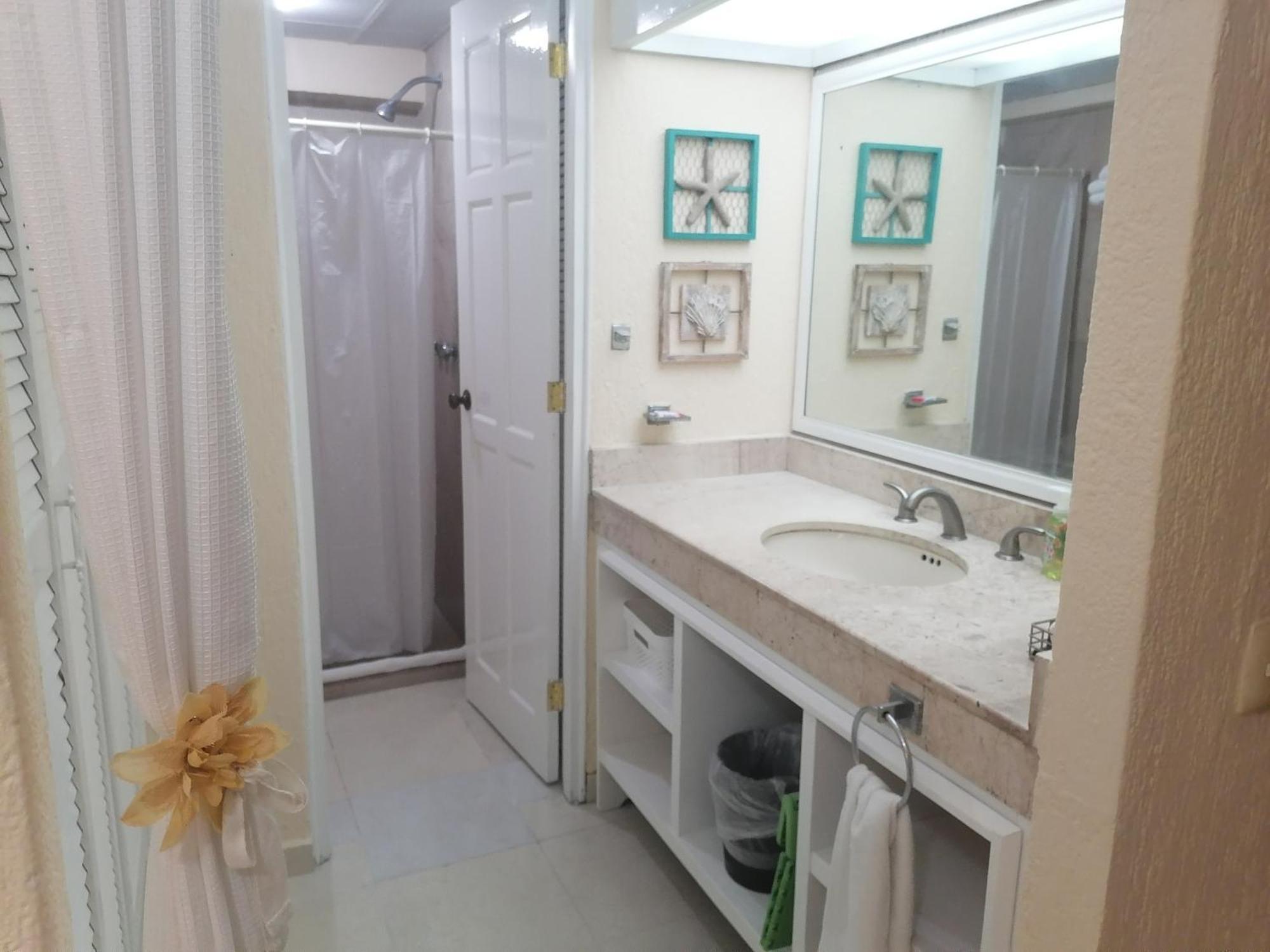 Apartment Beautiful A Few Stps To Sea